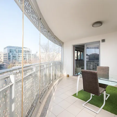 Wronia Business Superior By Bookinghost